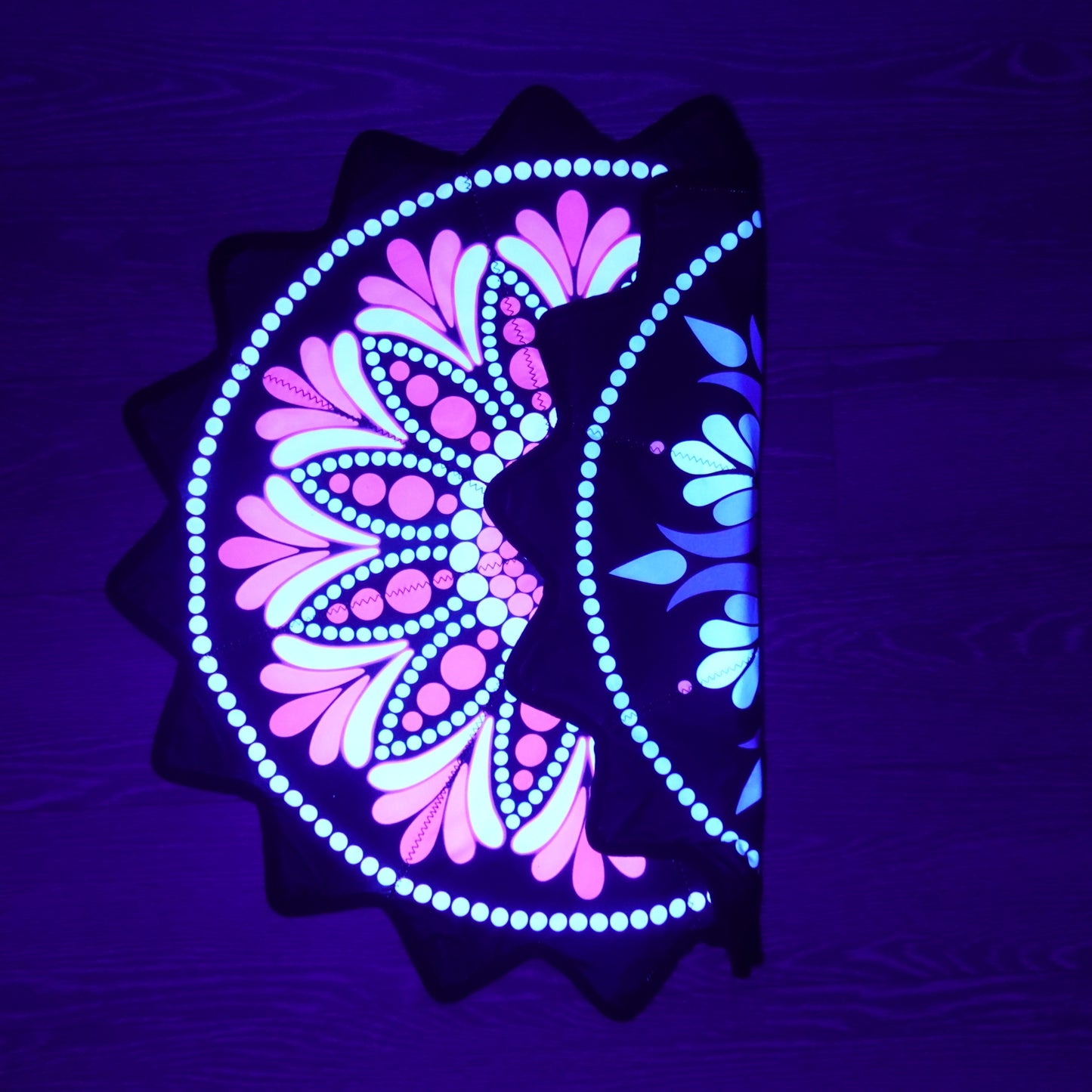 New Creative 16-Pointed Star — Double-Sided UV Print with Distinct Patterns (Purple)