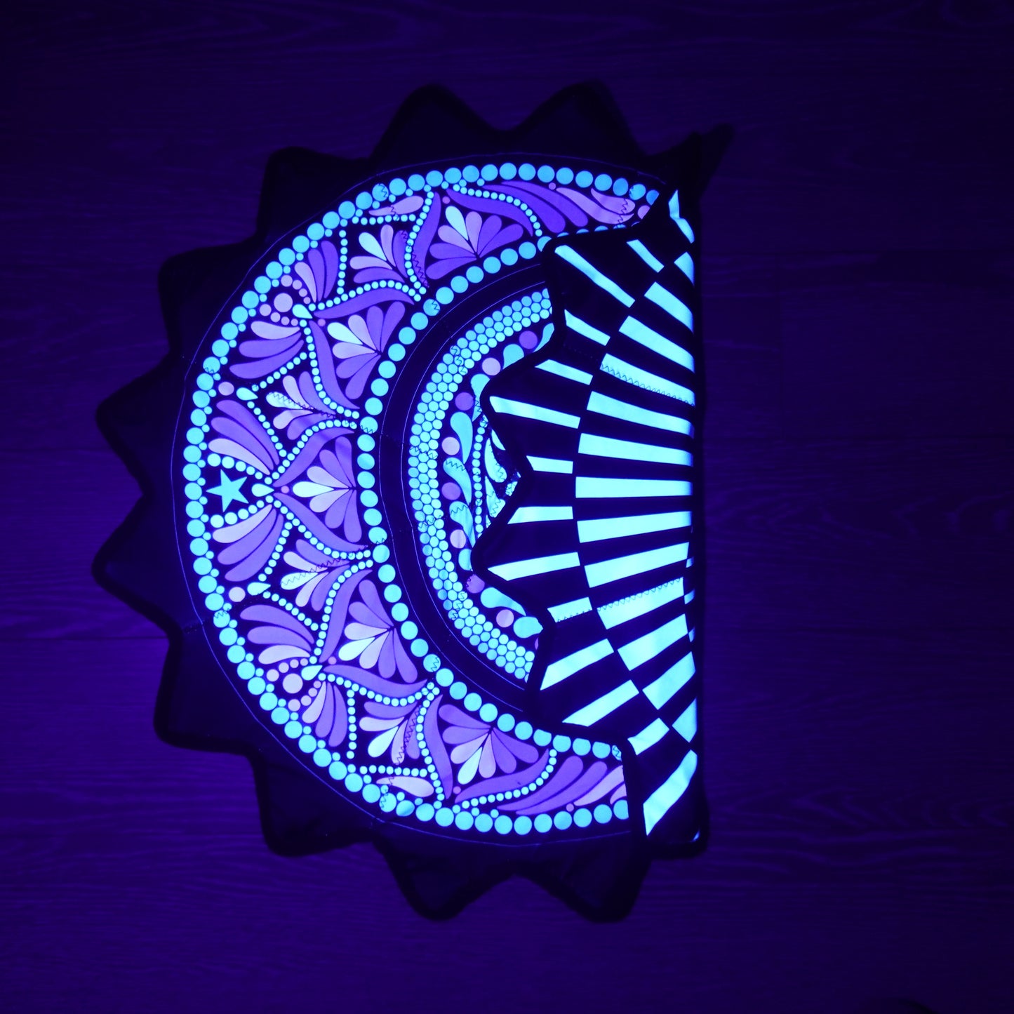New Creative 16-Pointed Star — Double-Sided UV Print with Distinct Patterns (black)